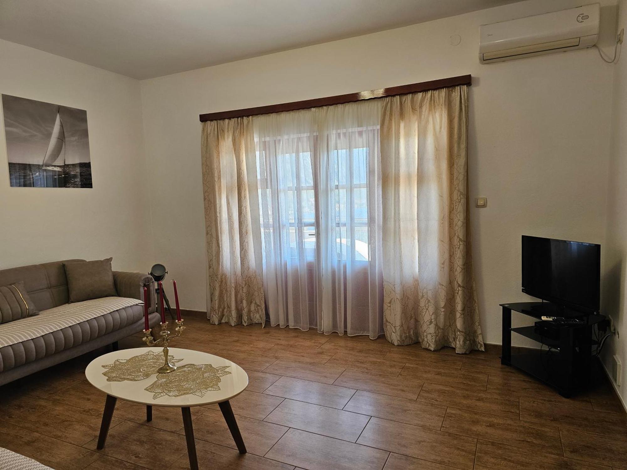 Apartments Nadja Kotor Exterior photo