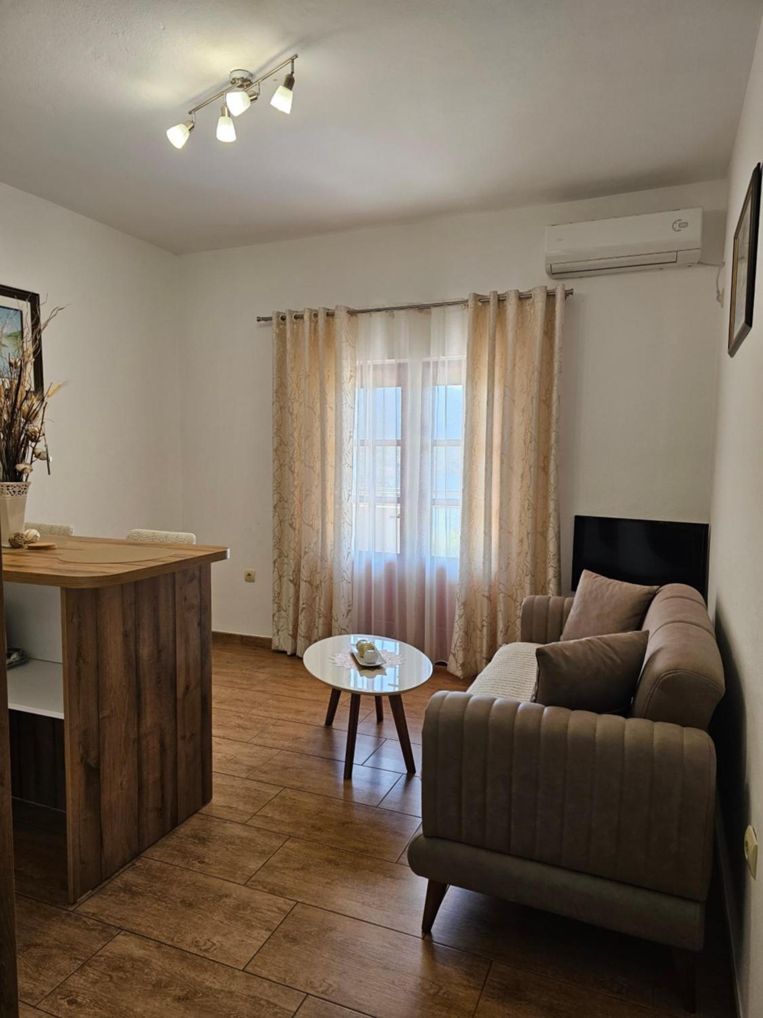 Apartments Nadja Kotor Exterior photo